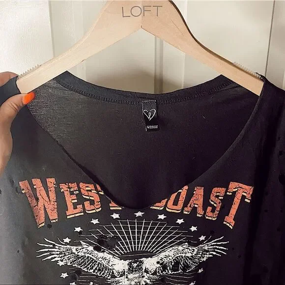 WINDSOR Women’s Oversized Distressed Graphic Tee - Picture 6 of 8